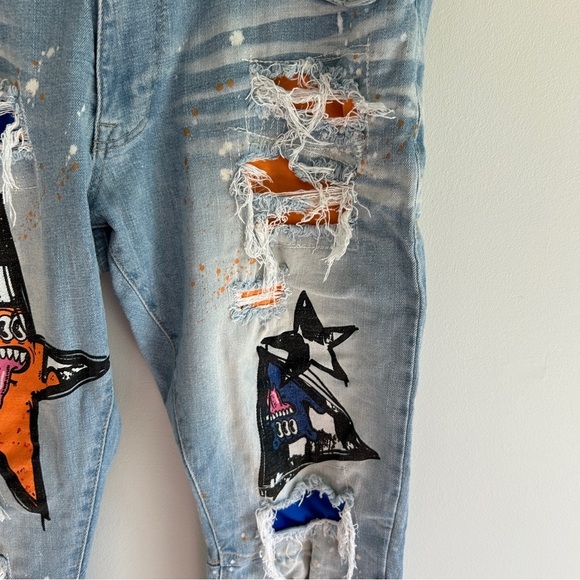 NWT Smoke Rise Distressed Painted Graphic Slim Tapered Fit Light Wash Jeans 38 - Picture 3 of 11